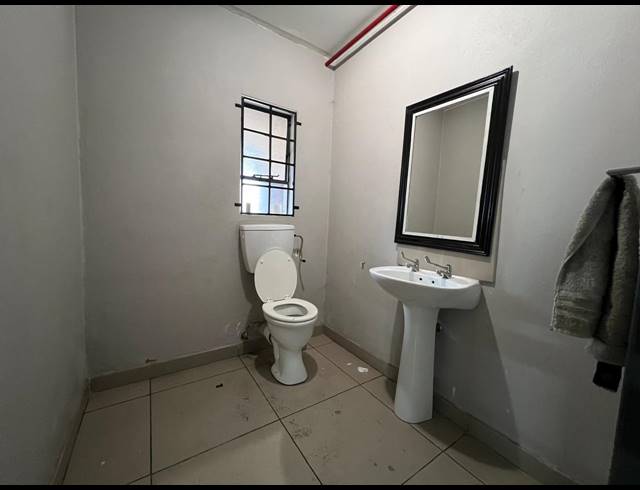 461M² WAREHOUSE TO LET IN STRIJDOMPARK